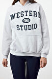 Kapüşonlu Düşük Kol Uzun Kalın Polarlı Kanguru Cepli Slogan Baskılı Örme Sweatshirt