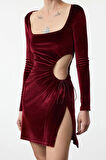 Moda Stil Fitted Kare Yaka Mini Boy Cut Out Pencere Detaylı Kadife Örme Elbise