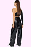 Kadın Suni Deri Pantolon Yüksek Bel Geniş Paça Nervürlü Detay Günlük ve Şık Modern Tasarım