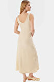 Pamuklu Maxi Elbise V Yaka Sırt Detaylı Bodycon Rahat ve Şık Modern Stil