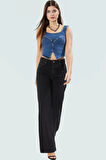 Denim Crop Bluz Fitted Kalıp Kare Yaka Yazlık Özel Tasarım Modern Stil Şık Görünüm