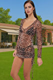 Şık V Yaka Uzun Kollu Leopar Desenli Örme Mini Elbise Rahat Ve Şık Kaliteli İşçilik Modern Stil