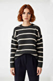 Kadınlara Özel Oversize Çizgili Triko Kazak Bisiklet Yaka Uzun Kollu Kış Stiline Modern Dokunuş