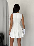Göğüs Bağlamalı Kolsuz Mini Boy Elbise - Beyaz