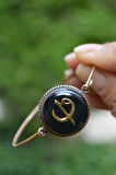STONEAGE JEWELLERY Elif Figürlü ve Vav Bileklik