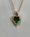 Kalpli Yeşil Taşlı Gümüş Şans Kolyesi