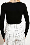 Kadın Crop Kayık Yaka Slim Kalıp Örme Fitilli Fitted Vücuda Oturan Pencere Cut Out Esnek Bluz