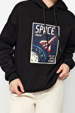 Kadın Moda Bol Kapüşonlu Düşük Kol Uzun Kalın İçi Polarlı Uzay Baskılı Geniş Kesim Örme Sweatshirt