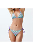 Yeni Geometrik Destekli Üçgen Normal Bel Slip Geometrik Desenli Üçgen Dokulu Regular Bikini Takımı