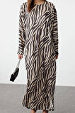 Kadın Moda Şık Tesettür Maxi Boy Bisiklet Yaka Regular Krinkle Örme Animal Zebra Desenli Elbise