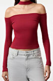 Kadın Crop Choker Yaka Slim Kalıp Örme Carmen Yaka Choker Detaylı Fitted Vücuda Oturan Fitilli Bluz