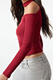 Kadın Crop Choker Yaka Slim Kalıp Örme Carmen Yaka Choker Detaylı Fitted Vücuda Oturan Fitilli Bluz