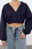 Kadın Relaxed Kapüşonlu Düşük Kol Crop Kalın İçi Polarlı V Yaka Rahat Kesim Crop Örme Sweatshirt
