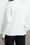 Kadın Moda Regular Bisiklet Yaka Düşük Kol Regular Slogan Nakışlı Normal Kalıp Kalın Örme Sweatshirt