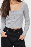 Kadın Moda Şık Crop Kare Yaka Slim Kalıp Örme Düğme Detaylı Fitted Vücuda Oturan Fitilli Esnek Bluz