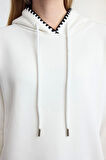 Kadın Moda Şık Regular Kapüşonlu Düşük Kol Regular Kroşeta Detaylı Kalın İçi Polarlı Örme Sweatshirt