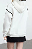 Kadın Moda Şık Regular Kapüşonlu Düşük Kol Regular Kroşeta Detaylı Kalın İçi Polarlı Örme Sweatshirt