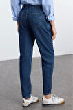 Kadın Moda Şık Kot Pantolon Boru Paça Regular Boy Denim Düğme Detaylı Yüksek Bel Mom Jeans