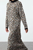 Kadın Moda Şık Tesettür Maxi Boy Dik Yaka Regular Leopar Desenli Triko Elbise