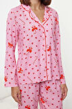 Kadın Moda Gömlek Yaka Geniş Paça Uzun Kol Kalpli Yılbaşı Temalı Biyeli Viskon Dokuma Pijama Takımı