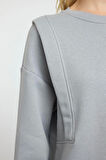 Kadın Relaxed Bisiklet Yaka Düşük Kol Kalın İçi Polarlı Rahat Kesim Kol Detaylı Örme Sweatshirt