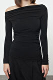 Kadın Regular Asimetrik Yaka Slim Kalıp Örme Büzgü Drape Fitted Vücuda Oturan Kollu Esnek Bluz
