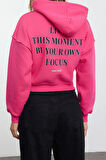 Kadın Oversize Kapüşonlu Düşük Kol Crop Slogan Baskılı Geniş Kalıp Kalın Polarlı Örme Sweatshirt