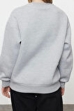 Kadın Oversize Bisiklet Yaka Düşük Kol Uzun Kalın Polarlı Rahat Kesim Slogan Nakışlı Örme Sweatshirt