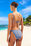 Modern Üçgen Bikini Takımı Ergonomik Kesim Şık Detaylı Yüksek Konfor Esnek Kumaş