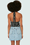 Young Koleksiyon Örme Bluz Boyundan Bağlamalı Crop Zebra Desen Polyester Elastan