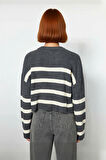 Kadın Basic Siluet Gri Çizgili Akrilik Materyal Crop Triko Kazak Uzun Kollu Günlük Şık Kaliteli