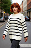 Kadın Casual Ortamlar İçin İdeal Uzun Kollu Orta Kalınlıkta Çizgili Bisiklet Yaka Triko Kazak