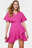 Kısa Kollu V Yaka Mini Elbise Rahat Şık ve Nefes Alabilir Uzun Ömürlü Zarifane Tasarım