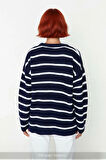 Kadın Çizgili Oversize Triko Kazak Bisiklet Yaka Tasarımı ile Uzun Kollu Kış Günlerinin Yıldızı