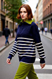 Kadın Kışlık Geniş Kalıp Düşük Kol Triko Kazak Yarım Fermuar Detaylı Çizgili Tasarım Kaliteli