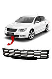 Skoda Süperb Ön Tampon Orta Izgara Kromlu 2013-2015 3T0853677B