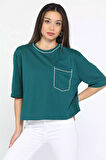 Zincir İşlemeli Cep Detaylı Kadın Tişört