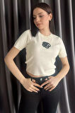 Kendinden Desenli Önü Gül İşlemeli Kadın Crop Top Bluz