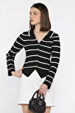 Kadın Çizgi Desenli Fiyonk Düğme Detaylı Triko Hırka