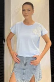 Çiçek Aplikeli Tişört