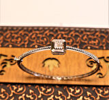 14 Ayar Beyaz Altın Baget Taşlı Kelepçe Bilezik