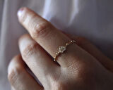 Altın Minimal Kalpli Taşlı Yüzük