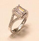 Altın Baget Taşlı Yüzük