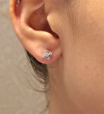  Altın Vidalı Baget Taşlı Küpe 35130