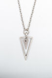 Sallantılı Üçgen Düz Zincir Kolye