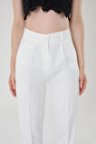 	Kadın Beyaz Dar Kesim Kumaş Pantolon