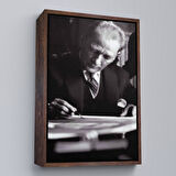 Kahverengi Çerçeveli Atatürk Portre Tablosu Mustafa Kemal Atatürk Dikdörtgen Dekoratif Kanvas Tablo