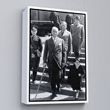 Beyaz Çerçeveli Atatürk Portre Tablosu Mustafa Kemal Atatürk Dikdörtgen Dekoratif Kanvas Tablo