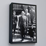 Beyaz Çerçeveli Atatürk Portre Tablosu Mustafa Kemal Atatürk Dikdörtgen Dekoratif Kanvas Tablo
