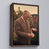 Altın Çerçeveli Atatürk Portre Tablosu Mustafa Kemal Atatürk Dikdörtgen Dekoratif Kanvas Tablo